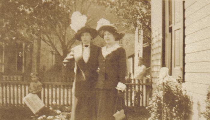 Hazel and Helen Putt